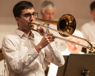 village_street_band-2025-054 bandleader village_street_band-2025-054 bandleader